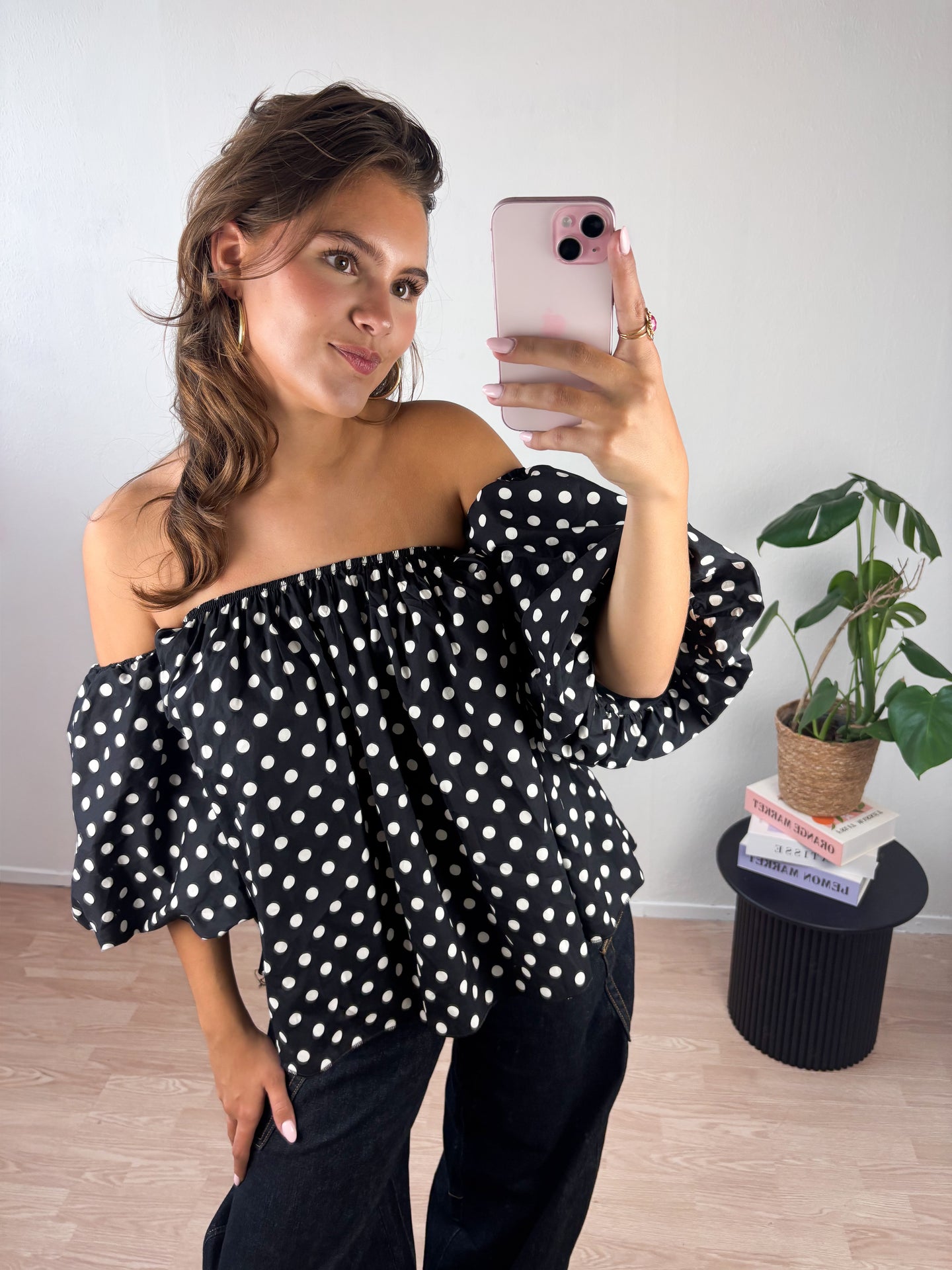 Polkadot off shoulder top zwart
