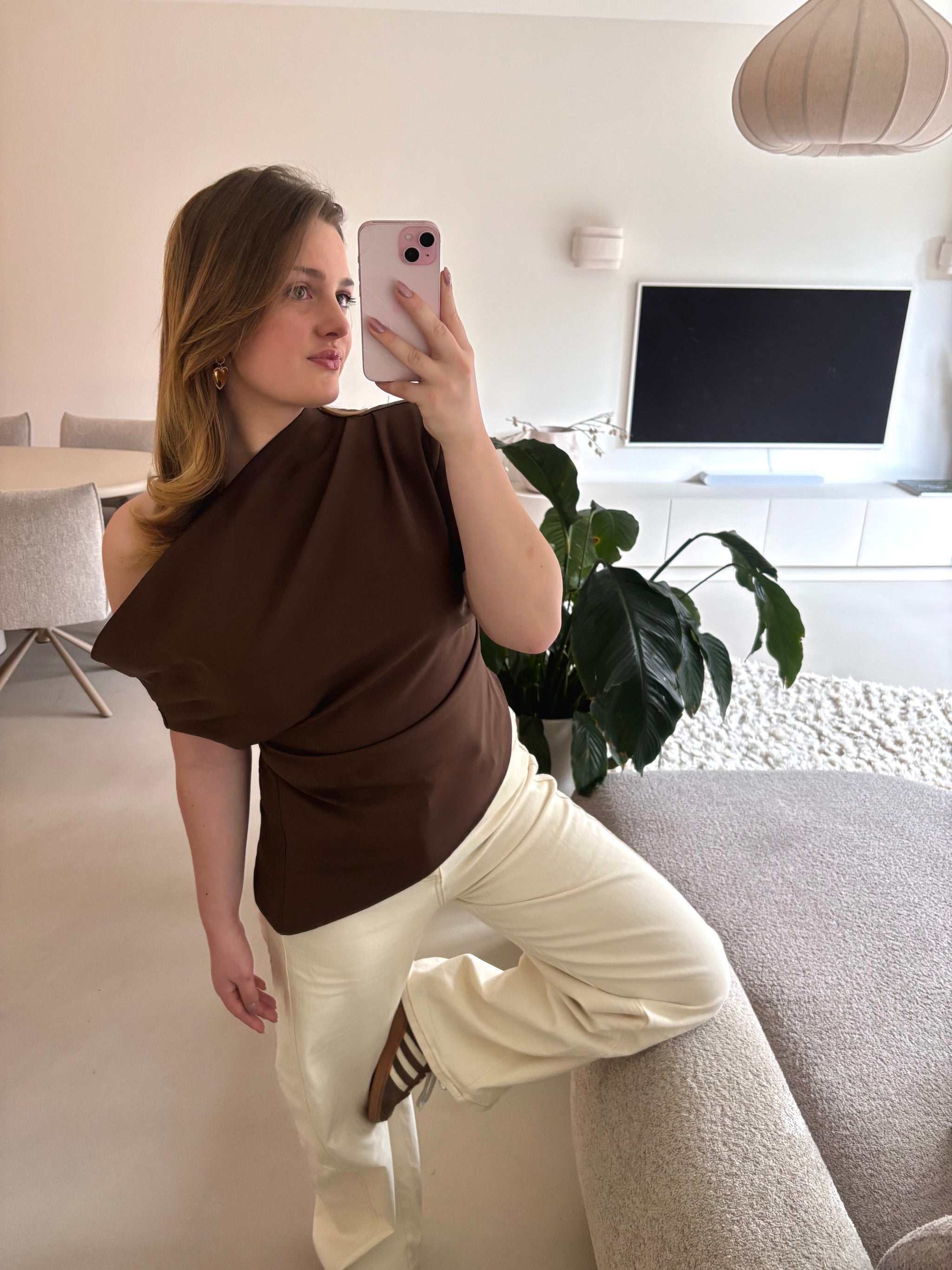 Top off shoulder bruin