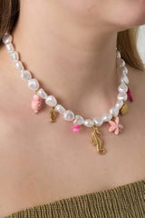 kralen parelketting met bedels